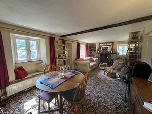 LOUNGE/DINER- click for photo gallery